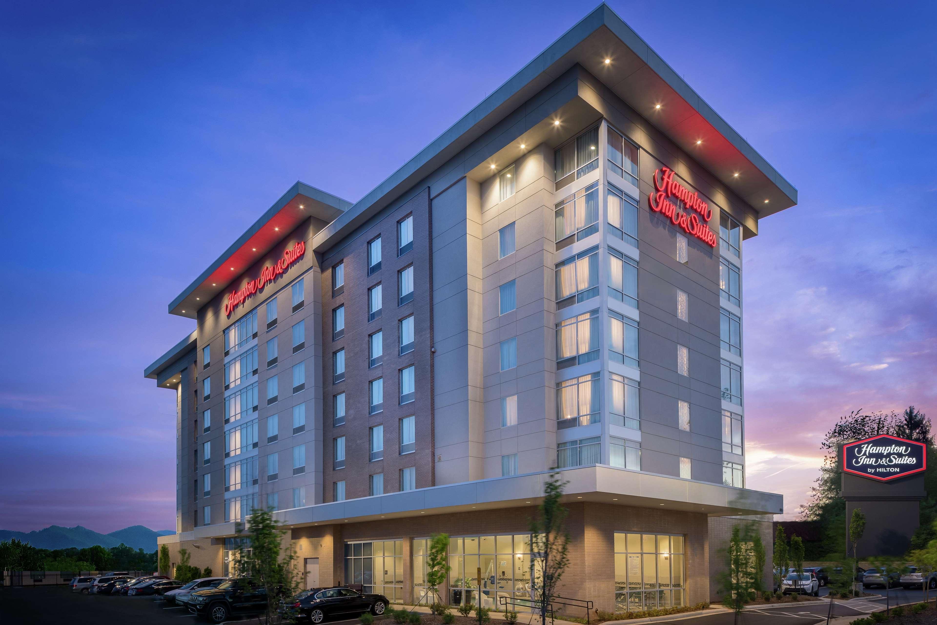 Hampton Inn & Suites Asheville Biltmore Area exterior